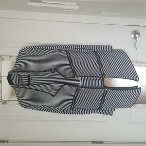 Women's cardigan. Pats free  , smoke free.